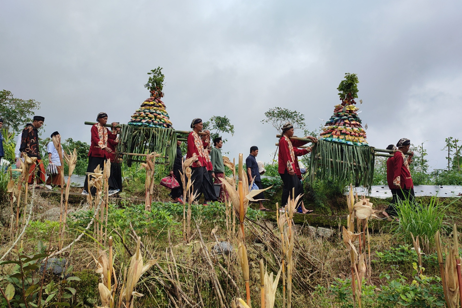 Gunung catrawarta
