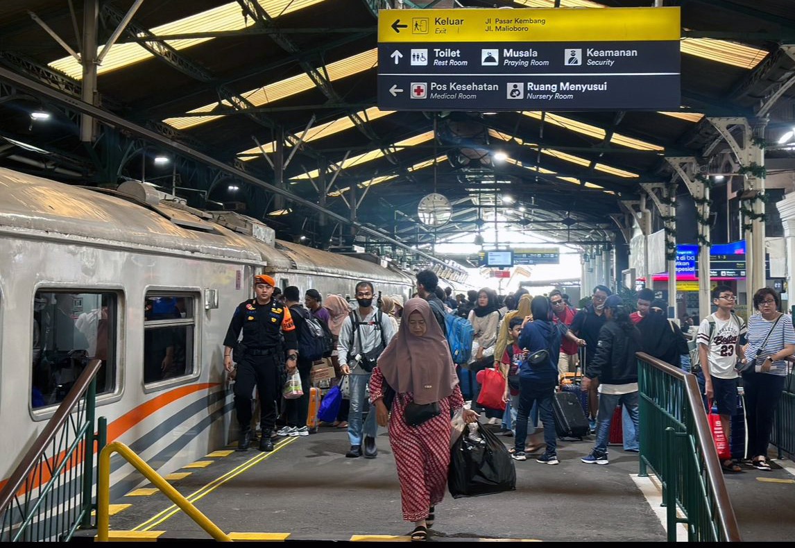 Tiket masih tersedia penumpang kereta api tembus 1 juta