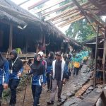 Berburu durian di kampung badui