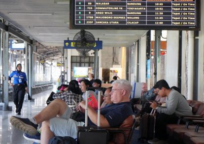 Suasana di stasiun