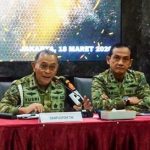 Komandan puspom tni mayjen tni yusri nuryanto mengungkapkan keempat tersangka terdiri dari kapten ndp lettu sl lettu bhw dan serda es yang berasal dari unsur angkatan laut dan angkatan udara