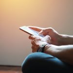 Pengguna perlu memahami bahwa keamanan akun tidak hanya bergantung pada sistem aplikasi tetapi juga pada pengaturan privasi yang diaktifkan oleh pengguna sendiri