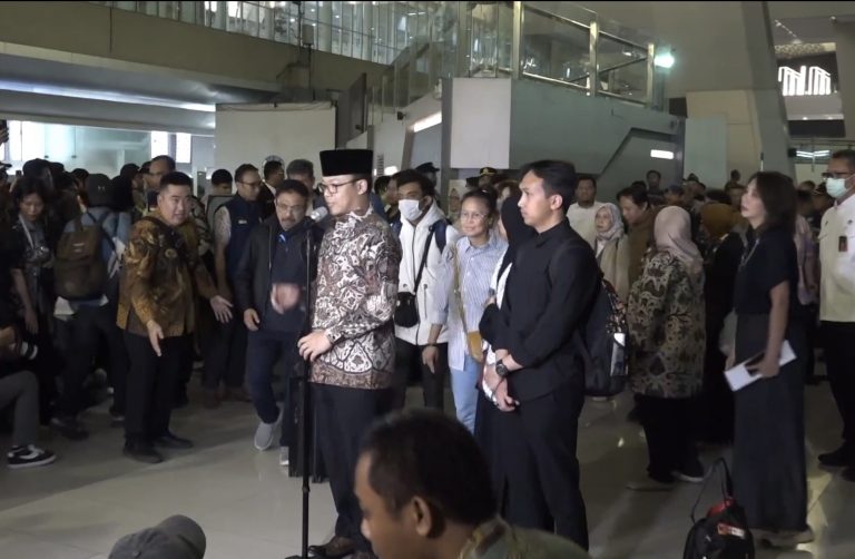 Sebanyak 22 WNI tiba di Bandara Internasional Soekarno-Hatta, Tangerang, Banten, pada Selasa (10/3/2026) sekitar pukul 18.00 WIB sebagai bagian dari gelombang pertama proses pemulangan.