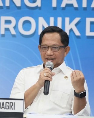 Menteri Dalam Negeri (Mendagri) Tito Karanvian.