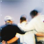 Cover album dalam dinamika dari perunggu yang memuat lagu gemilangsebuah pengingat bahwa gemilang tak selalu tentang sorotan tapi tentang mereka yang tetap berjalan di tengah keterbatasan
