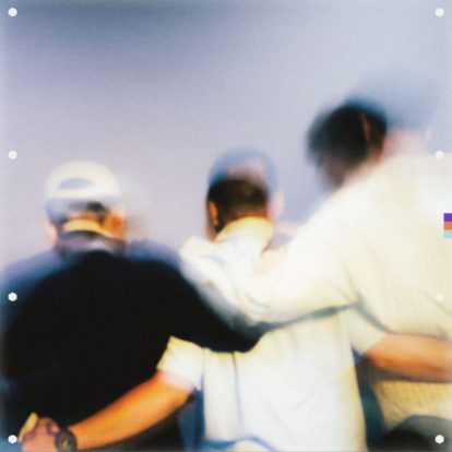 Cover album Dalam Dinamika dari Perunggu, yang memuat lagu Gemilang—sebuah pengingat bahwa “gemilang” tak selalu tentang sorotan, tapi tentang mereka yang tetap berjalan di tengah keterbatasan.