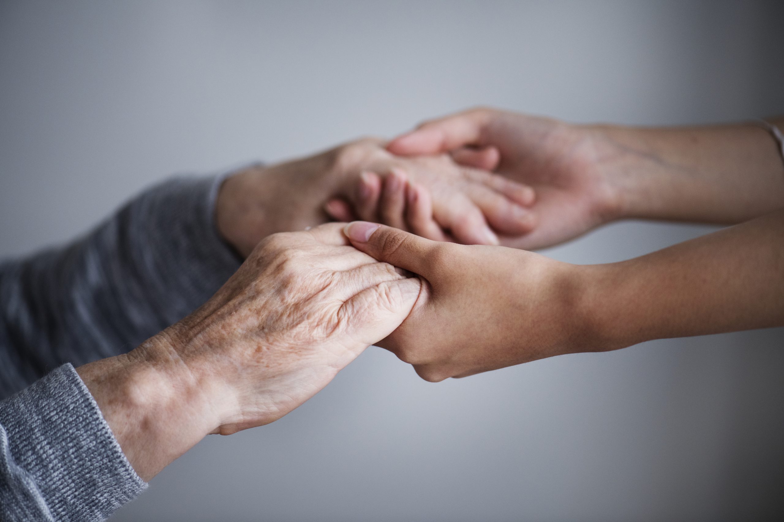 Parkinson merupakan gangguan neurodegeneratif yang terjadi akibat menurunnya produksi dopamin di otak