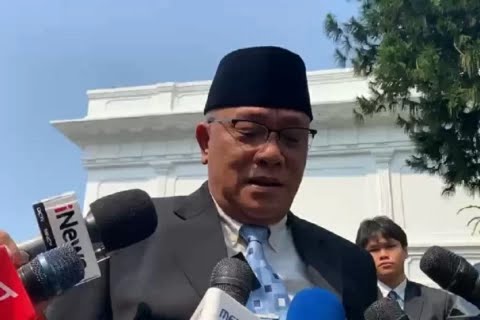 Menteri lingkungan hidup baru mohammad jumhur hidayat