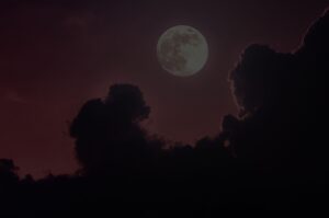 Blueemoon Peristiwa Biasa, Tidak Berwarna Biru