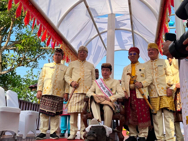 Gelar adat lampung baginda pemuka bangsa untuk jokowi