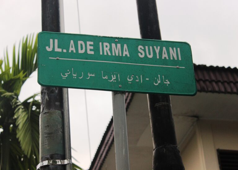 Pemerhati budaya dan sastra Aceh, Teuku Abdullah Sakti atau T.A Sakti, menyayangkan semakin hilangnya penggunaan aksara Jawi di Indonesia.