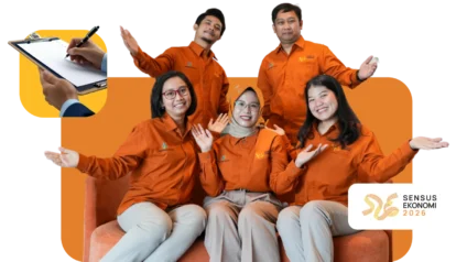 Group of five people in orange uniforms sit on an orange sofa, smiling and waving; Sensus Ekonomi 2026 logo visible in the corner.