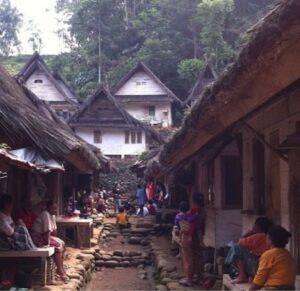 Gara-gara Sampah, Kampung Naga Ditutup