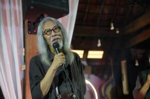 Bimo Wiwohatmo Padukan Tari dan Seni Rupa