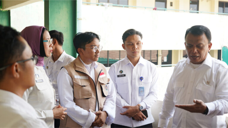 Wakil Kepala Badan Gizi Nasional (BGN), Trenggono sidak ke sejumlah sekolah hingga SPPG di hari pertama penyaluran MBG di tahun ajaran baru 2026/2027, Senin (14/7).