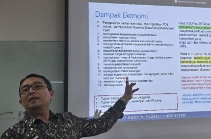 Ekonom universitas gadjah mada ugm amirullah setya hardi