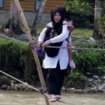 Tak Ada Jembatan, Warga Gayo Lues Lintasi Sungai dengan Seutas Tali