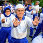 Apa yang membuat seseorang tetap sehat aktif dan mandiri hingga berusia lebih dari 100 tahun