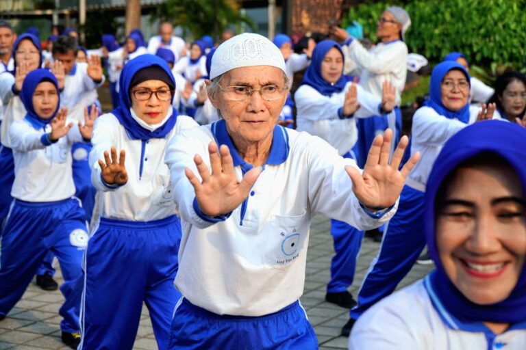 Apa yang membuat seseorang tetap sehat, aktif, dan mandiri hingga berusia lebih dari 100 tahun?