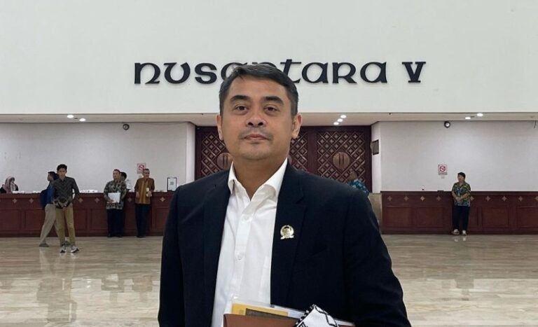 Anggota DPD RI Arya Wedakarna.