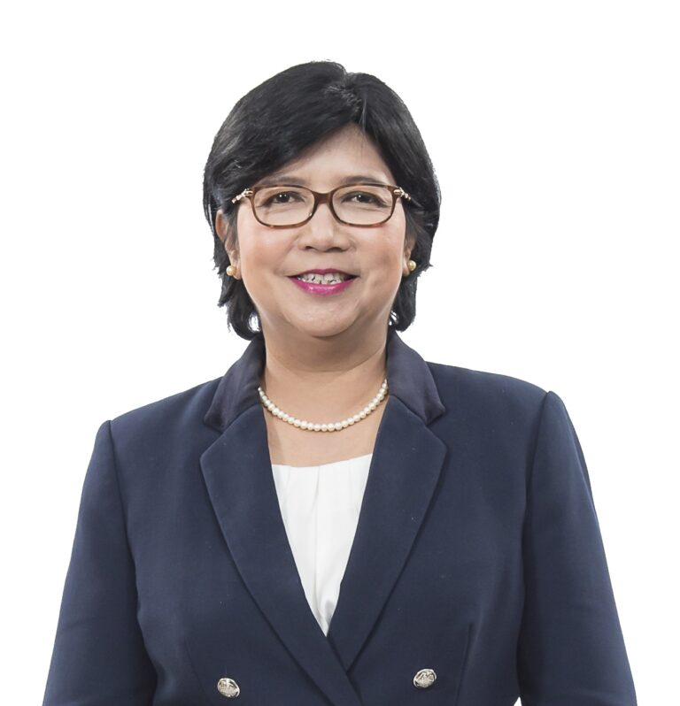 Deputi Gubernur Senior Bank Indonesia (BI) Destry Damayanti ditetapkan sebagai Pejabat Gubernur BI Sementara setelah Perry Warjiyo mengundurkan diri dari jabatannya.
