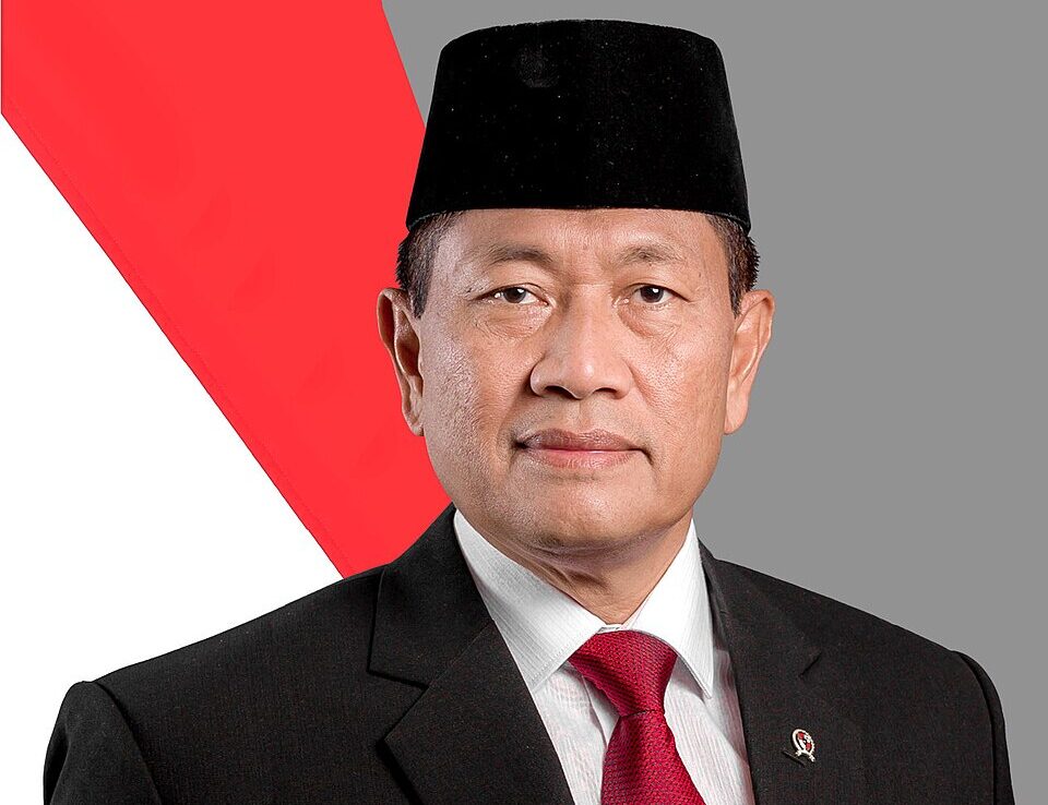 Donnyermawantaufantowakilmenteripertahananindonesia2024 catrawarta Presiden ri prabowo subianto melantik donny ermawan taufanto sebagai gubernur universitas republik indonesia uri