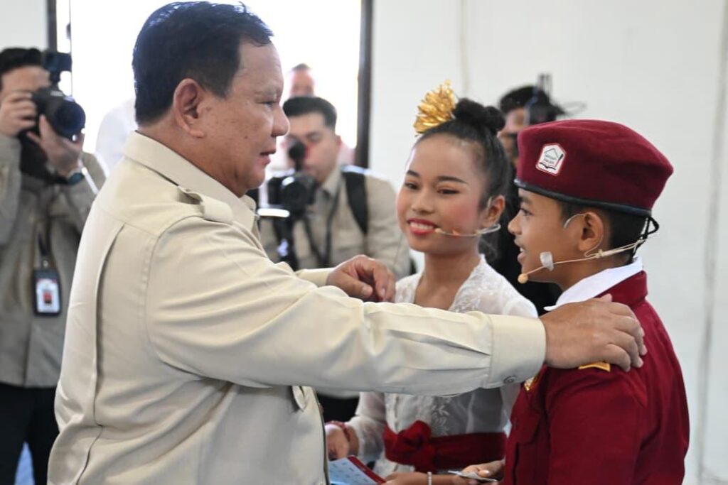 Download 29 catrawarta Menteri sosial saifullah yusuf meminta seluruh kepala sekolah rakyat untuk mempersiapkan mpls dengan baik
