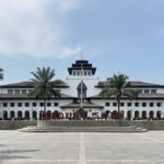 Pemprov jabar akan mengkaji dokumen perubahan nama provinsi jabar sebelum diputuskan langkah selanjutnya