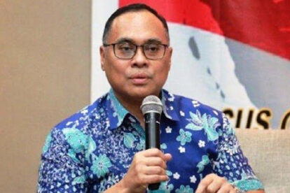 Guru besar fakultas hukum universitas indonesia ui hikmahanto juwana mempertanyakan legalitas pendirian dan model penyelenggaraan universitas republik indonesia uri
