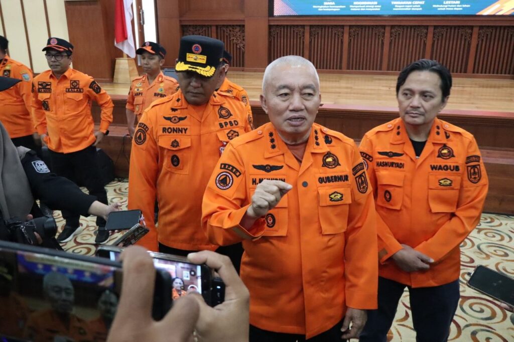 Gubernur kalimantan selatan muhidin catrawarta Gubernur kalimantan selatan muhidin