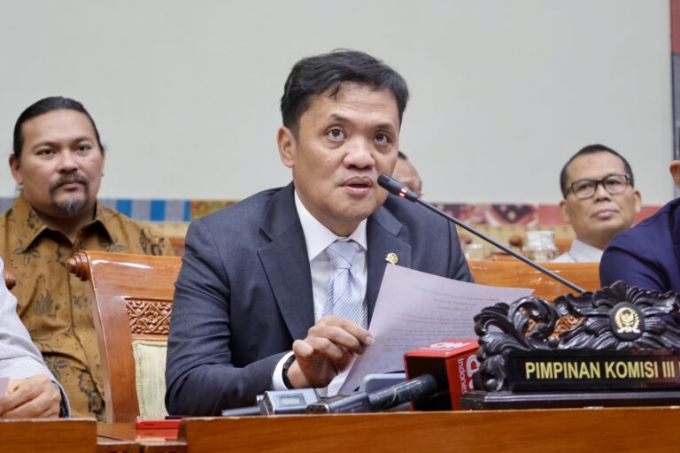 Ketua Komisi III DPR RI, Habiburokhman, menegaskan pihaknya akan membentuk Tim Pengawas untuk mengawal penanganan perkara