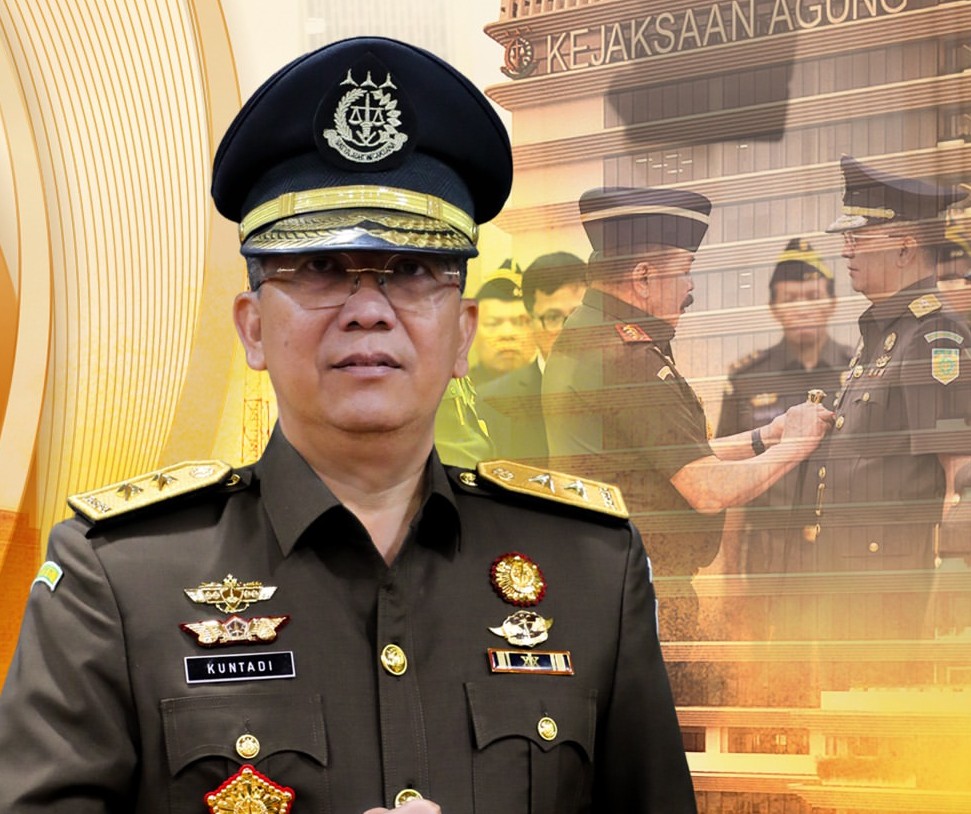Kuntadiig catrawarta Indonesian prosecutor in a formal uniform with medals posed in front of a kejaksaan agung backdrop