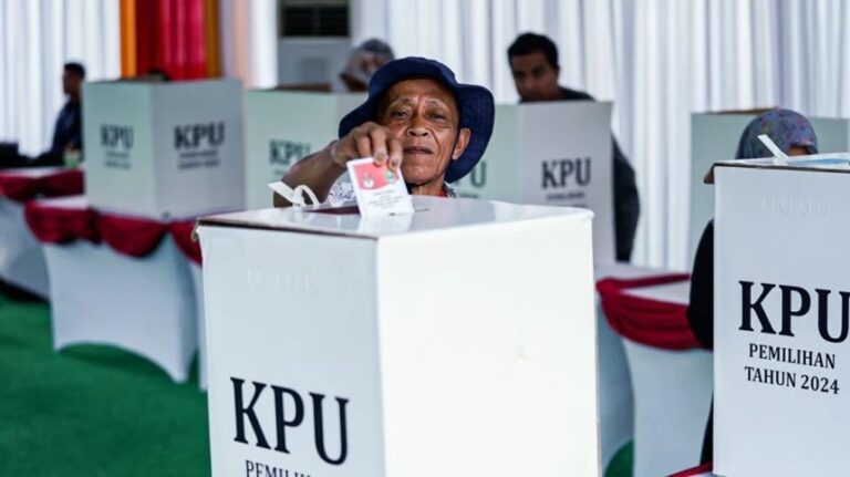 Wacana pemilihan kepala daerah (Pilkada) melalui DPRD dipastikan tidak berlanjut