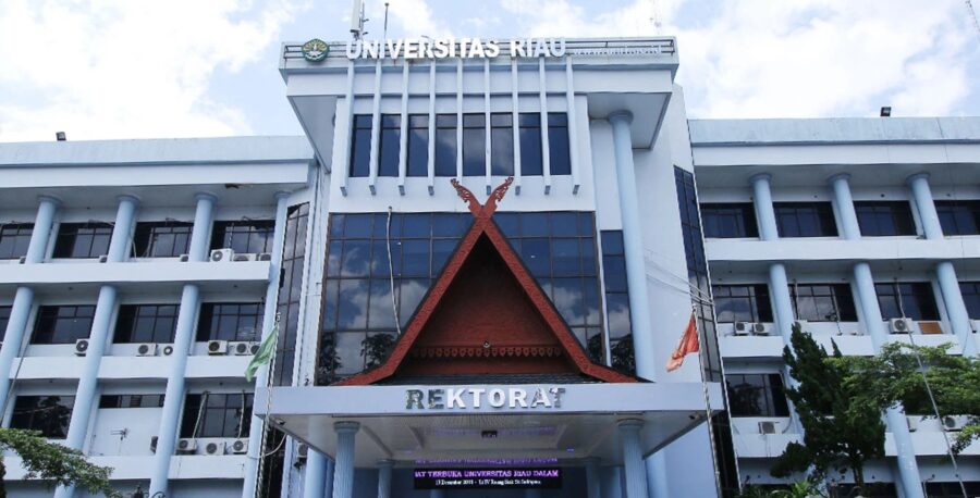 Gedung rektorat universitas riau tampak depan