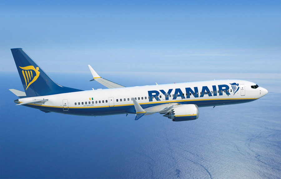 Ryan1 catrawarta Badan keselamatan penerbangan uni eropa atau european union aviation safety agency easa tengah menyelidiki insiden jendela kabin pesawat ryanair di udara