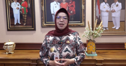 Bupati Sukoharjo Etik Suryani tersandung dugaan kasus pemerasan perangkat daerah.
