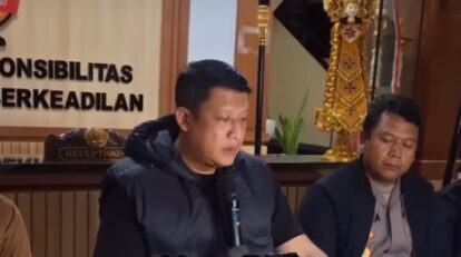 Konferensi pers penetapan tersangka pengeroyokan terduga pencuri ayam di tabanan bali