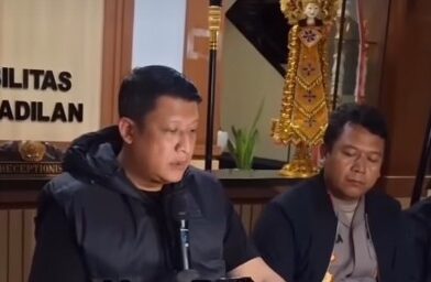 Konferensi pers penetapan tersangka pengeroyokan terduga pencuri ayam di tabanan bali