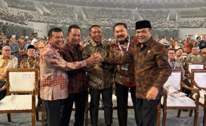 Lima Pimpinan Lembaga Negara di Harkopnas ke-79 Berfoto Bersama.