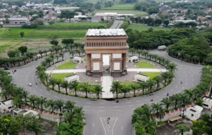 Simpang lima gumul kediri