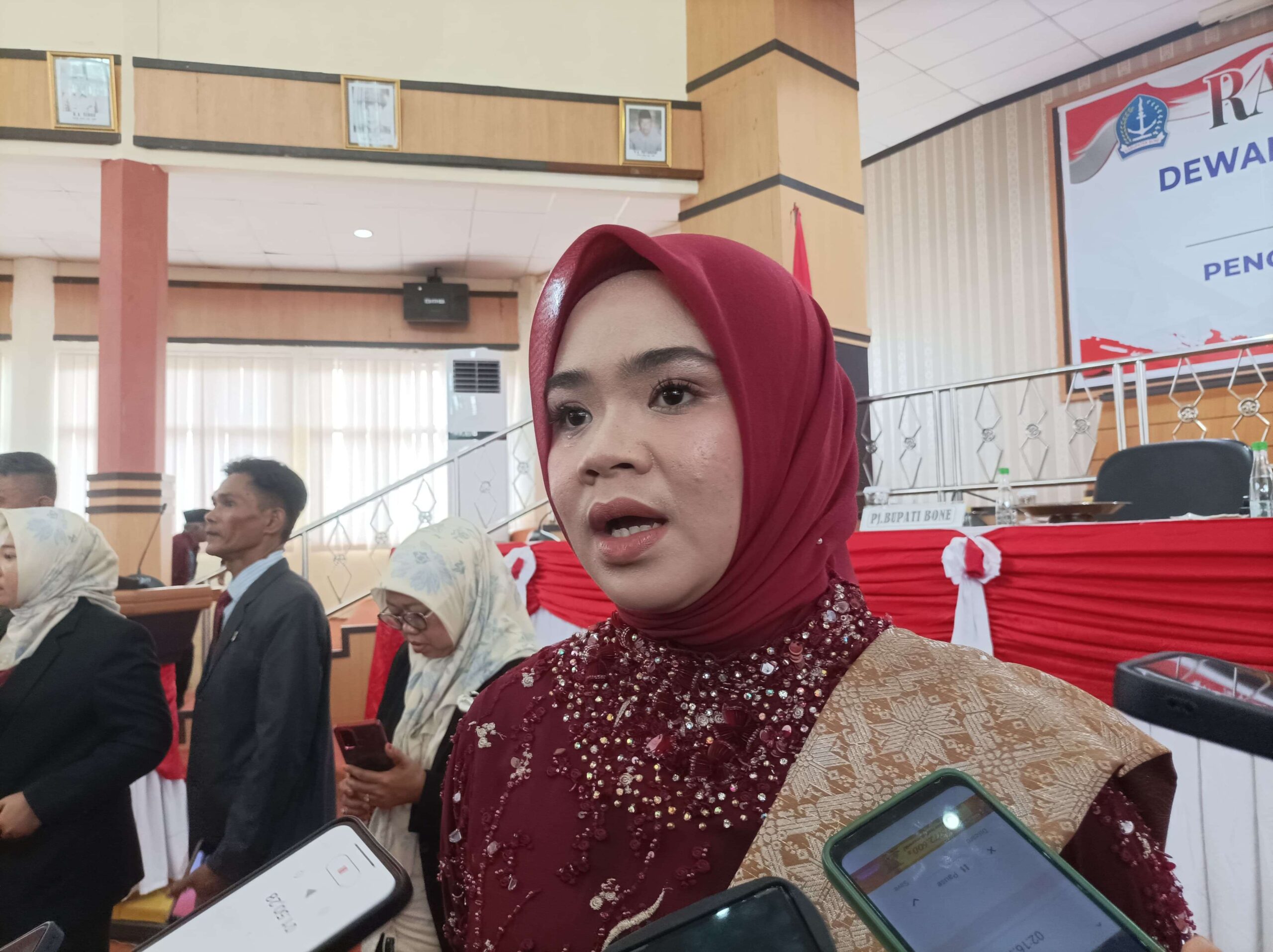 Ketua dprd bone andi tenri walinonong usai dilantik dilantik di ruang rapat paripurna kantor dprd bone tahun 2024 lalu